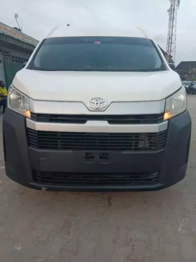 TOYOTA Hiace