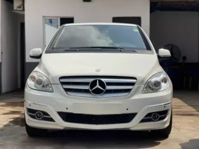 Mercedes-Benz B 200