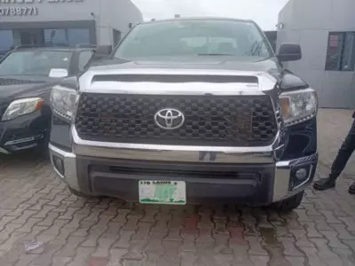 TOYOTA Tundra