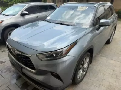 TOYOTA Highlander