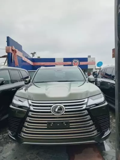 Lexus LX 600