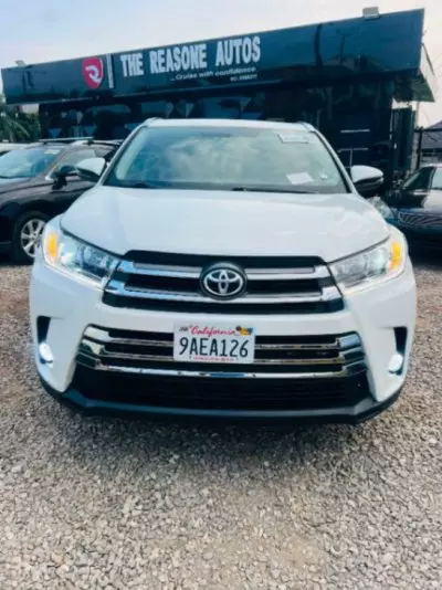 TOYOTA Highlander