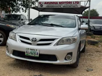 TOYOTA Corolla