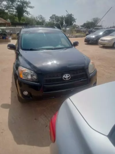 TOYOTA RAV 4