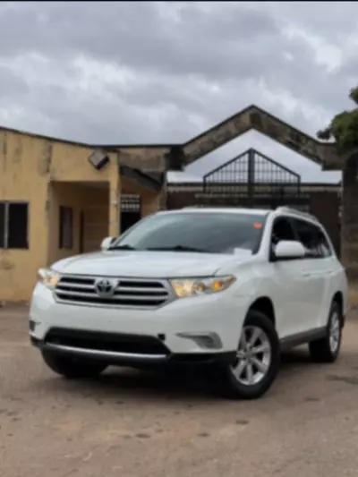 TOYOTA Highlander