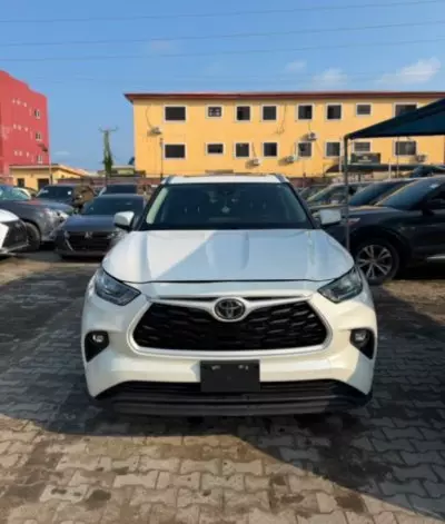 TOYOTA Highlander