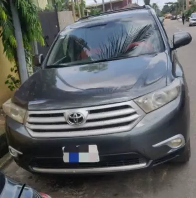 TOYOTA Highlander
