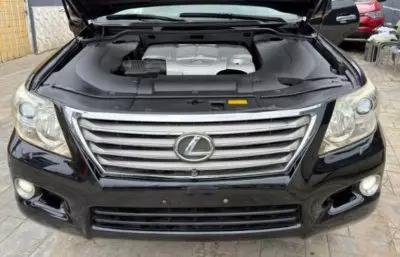 Lexus LX