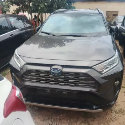 TOYOTA RAV 4