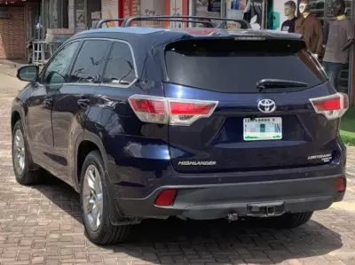TOYOTA Highlander
