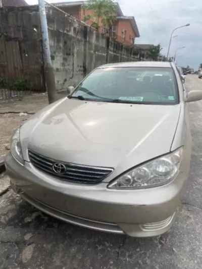 TOYOTA Camry