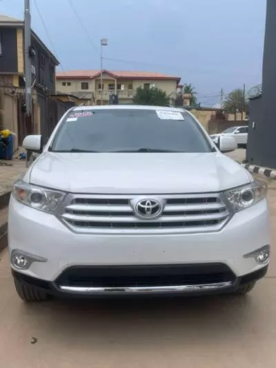 TOYOTA Highlander