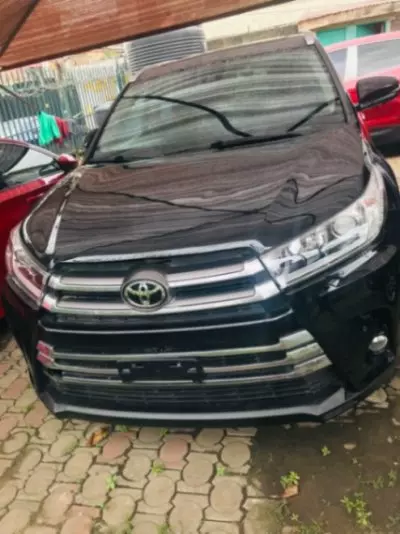 TOYOTA Highlander