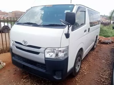 TOYOTA Hiace