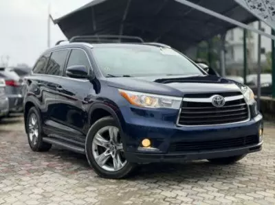 TOYOTA Highlander