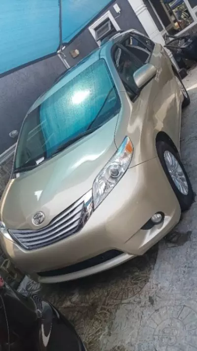 Toyota Sienna