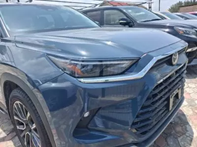 TOYOTA Grand Highlander