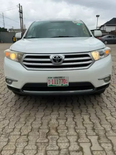 TOYOTA Highlander