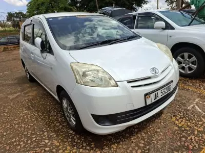 Toyota Passo Sette