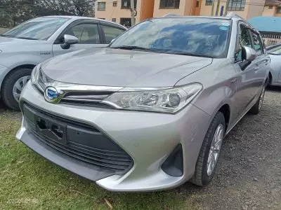 TOYOTA Fielder hybrid