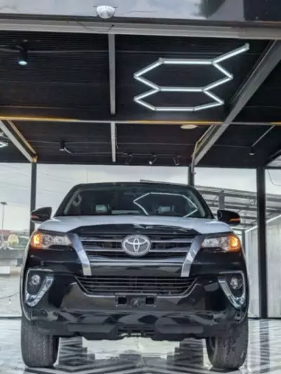 TOYOTA Fortuner