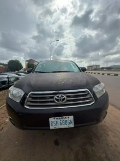 TOYOTA Highlander