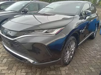 TOYOTA Harrier hybrid