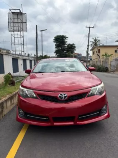 TOYOTA Camry
