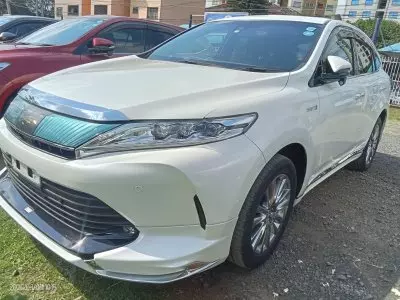 TOYOTA Harrier hybrid