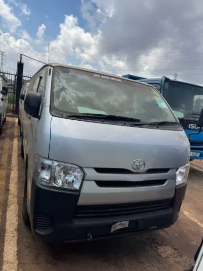 TOYOTA Hiace