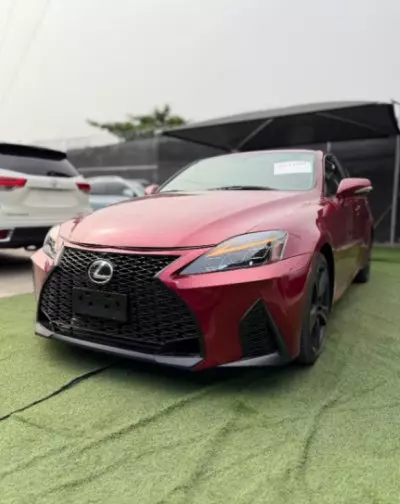 Lexus IS