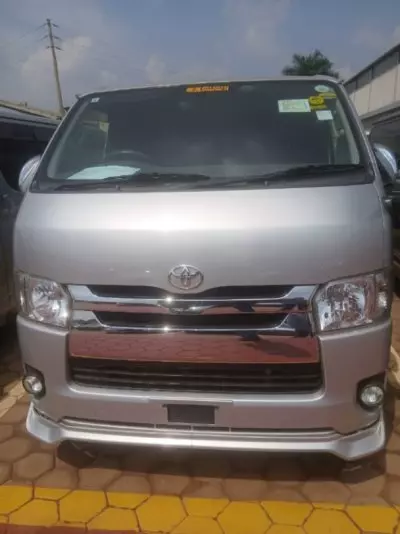 TOYOTA Hiace