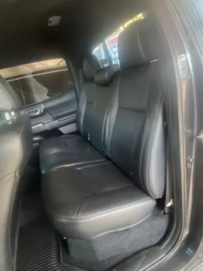 TOYOTA Tacoma