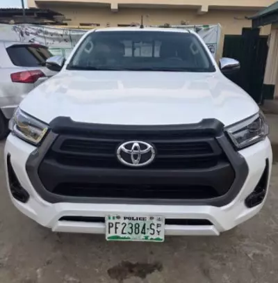 TOYOTA Hilux
