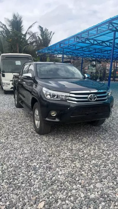 TOYOTA Hilux