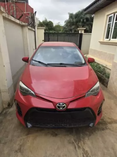 TOYOTA Corolla