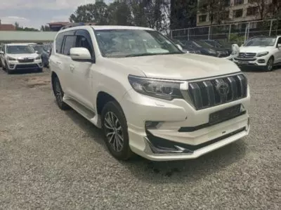 TOYOTA Landcruiser Prado
