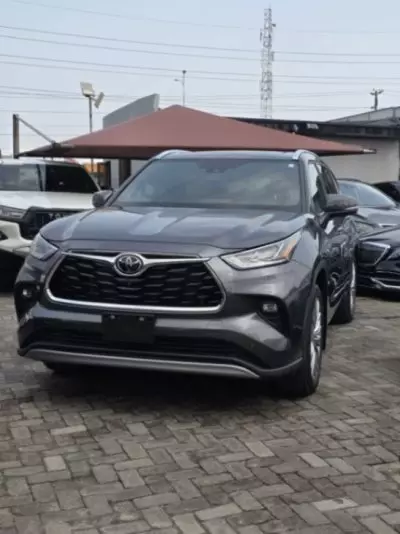 TOYOTA Highlander
