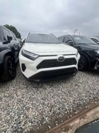 TOYOTA RAV 4