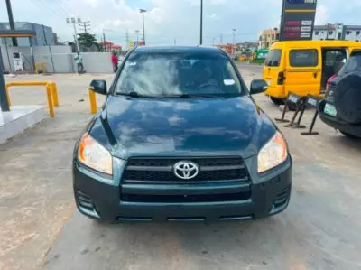 TOYOTA RAV 4