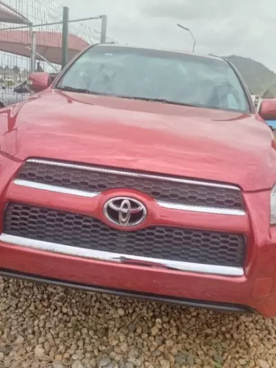 TOYOTA RAV 4