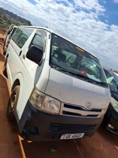 TOYOTA Hiace