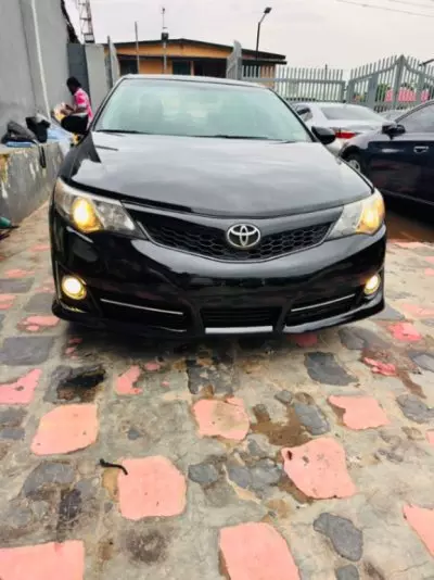 TOYOTA Camry