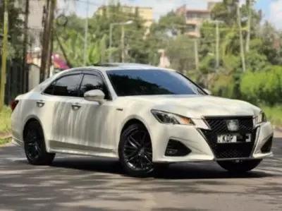TOYOTA Crown Athlete