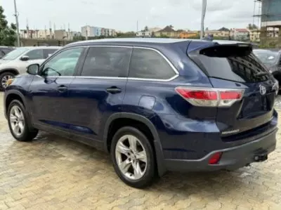TOYOTA Highlander