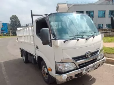 TOYOTA Dyna