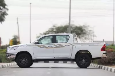 TOYOTA Hilux