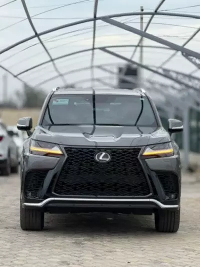 Lexus LX 600