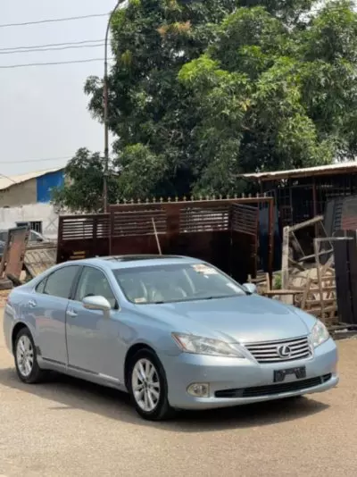 Lexus ES
