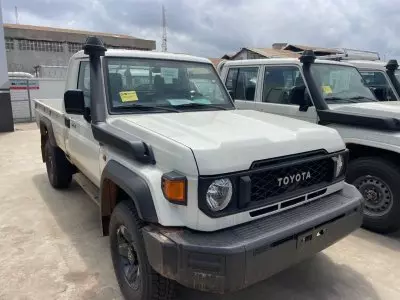 TOYOTA Land Cruiser Trooper